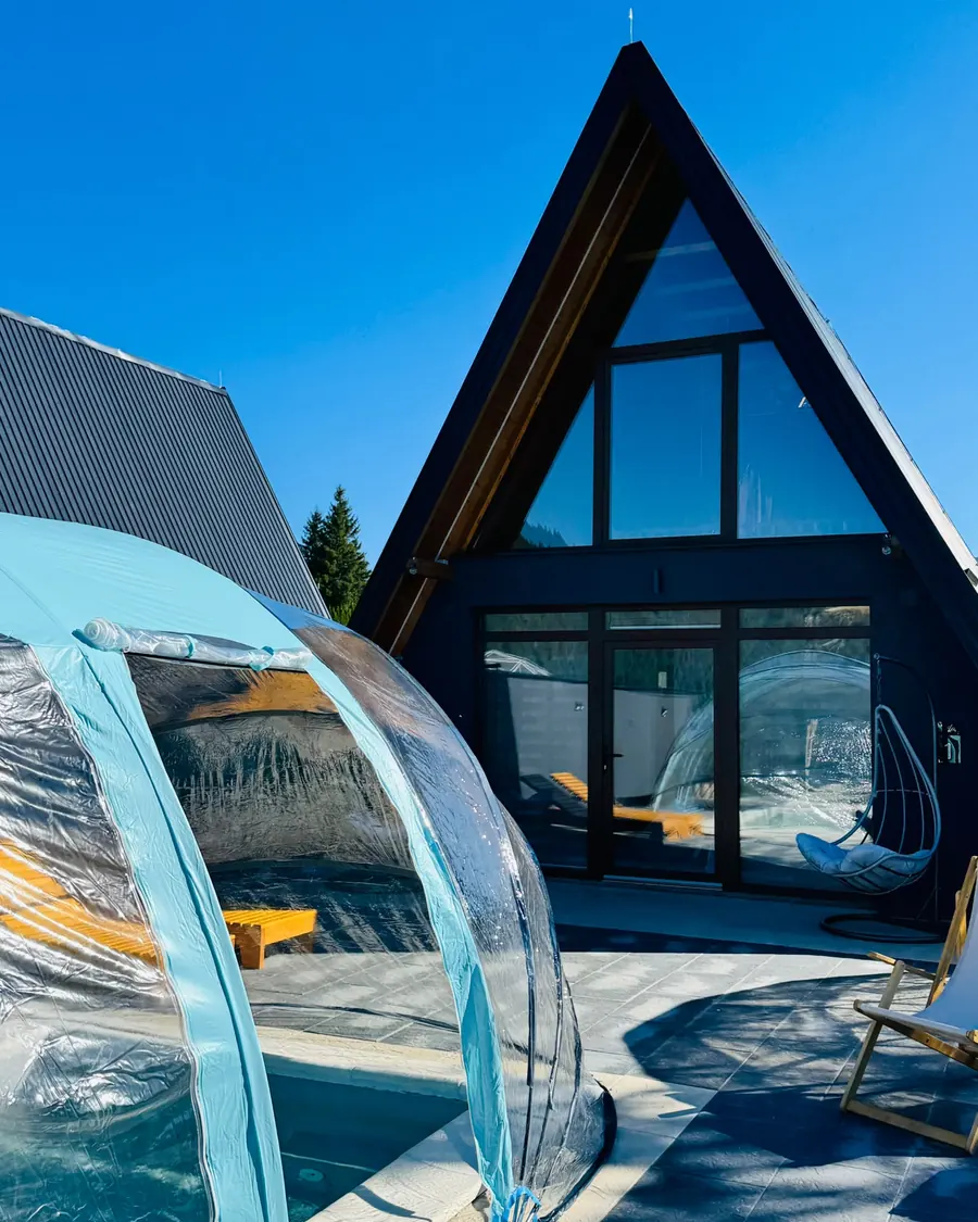 A-frame vikendica i natkriveni bazen